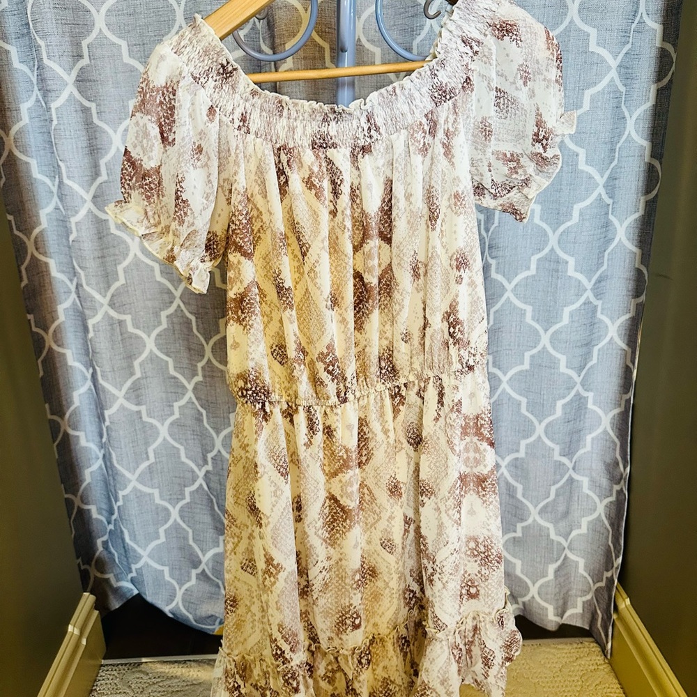 🌻Hem & Thread Cream Off-Shoulder Flutter Sleeve Sundress